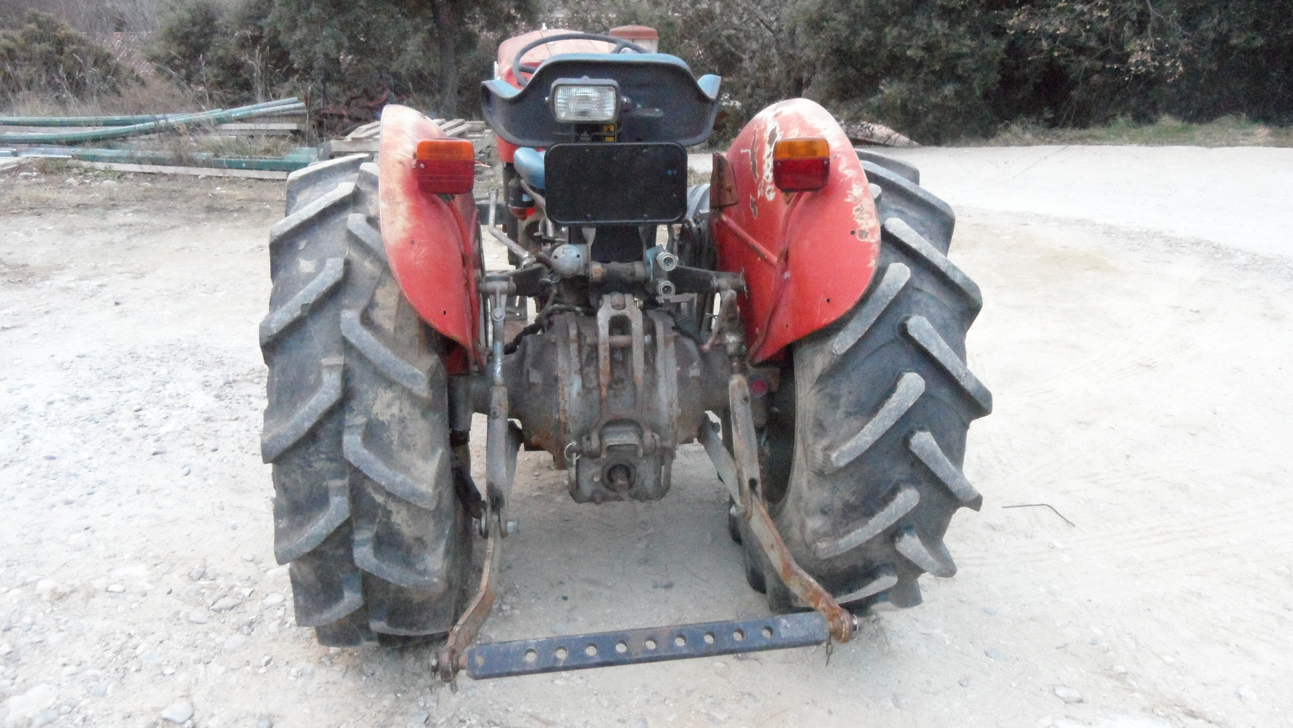 Tracteur MF 152